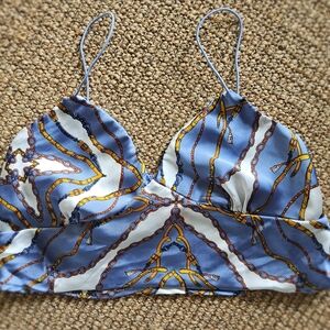 Super Cute Crop Top Size Small